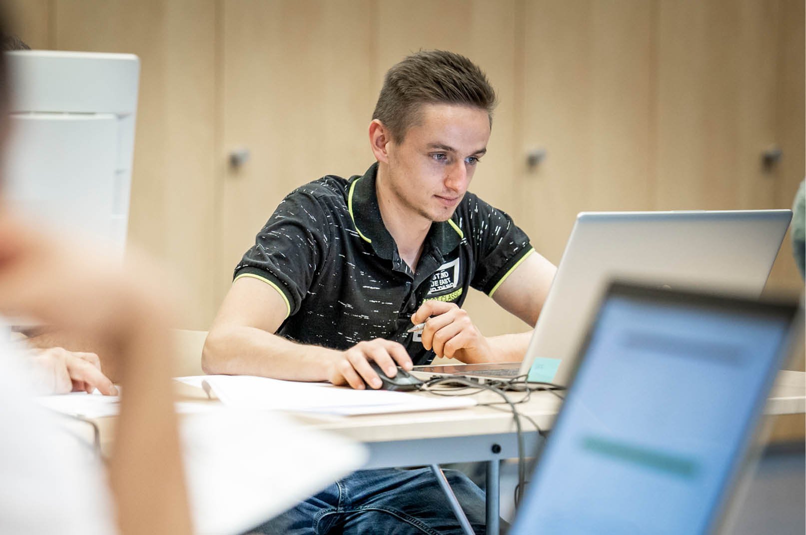 Ausbildung-bei-der-AVAG-Jobslider