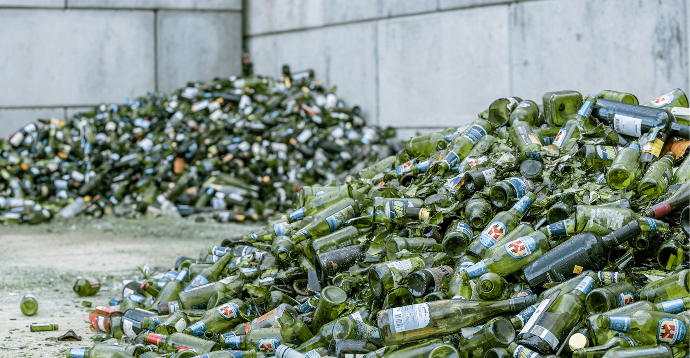 Jährlich werden in unseren Entsorgungszentren mehr als 285'000 Tonnen Abfälle angeliefert. Glas ist dabei nur eine von vielen Abfallarten.